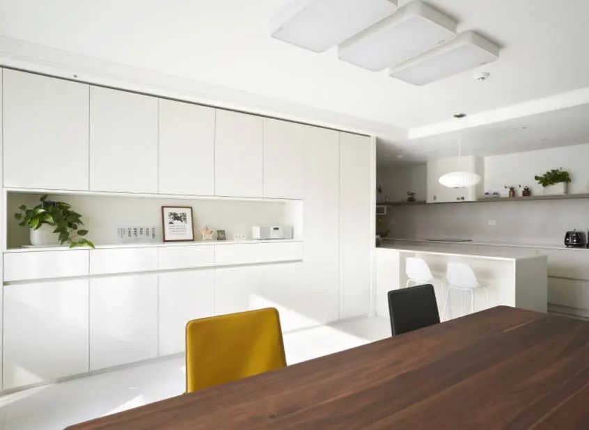 105㎡韓系風(fēng)，開(kāi)放式客餐廚空間，全屋打柜子布局，讓你一眼心動(dòng)