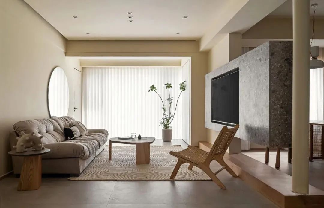 110㎡奶油原木，個性懸空電視墻設(shè)計，暖心治愈的原木空間！